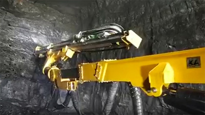 La perforadora con martillo en cabeza KJ311 se utilizó para perforaciones de barrenos en túneles en 2019