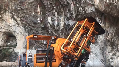 Perforadora hidráulica de largo alcance KS311 para minería en Kazajistán