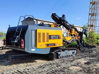 Equipo de perforación de superficie con compresor de aire KT12