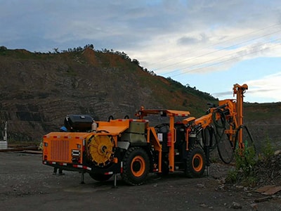 Bulonadora con control hidráulico KM311